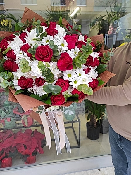 Papatya ve 15 ADET Kırmızı Gül Buketi