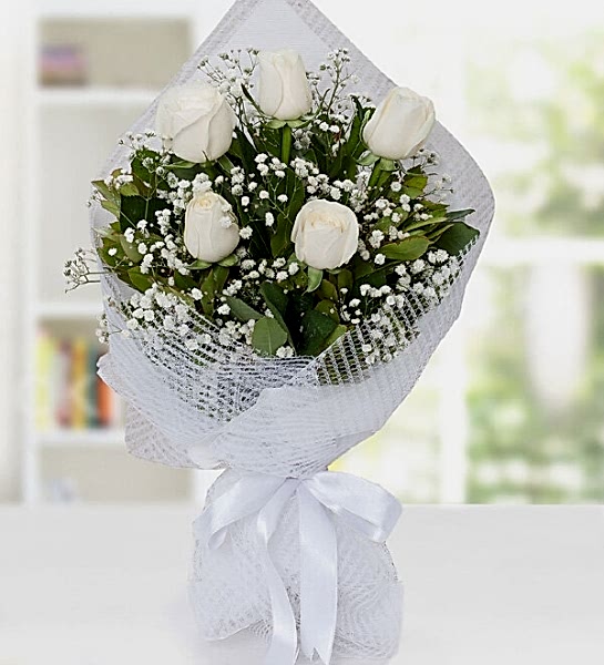 5 Adet Beyaz Gül Buketi