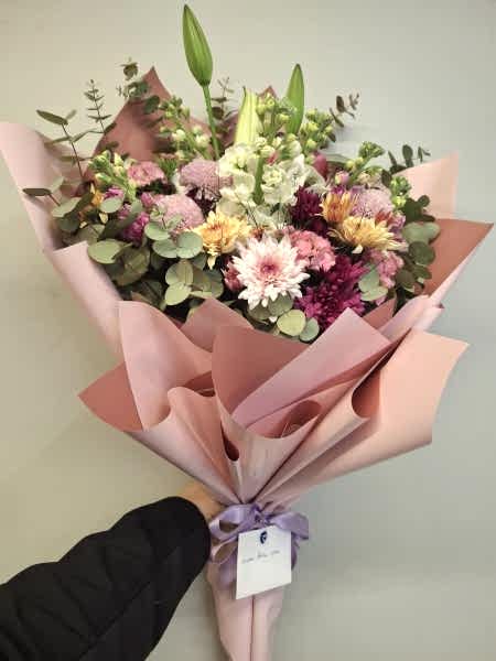 Floral Festive Buket