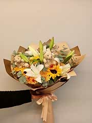 Ayıcık ve ayçiçeği buketi