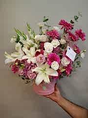 Kutuda Renkli Çiçek Aranjmanı